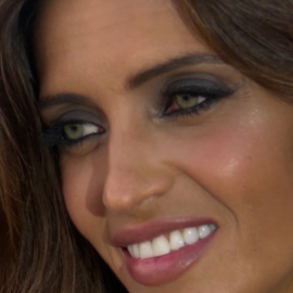 Sara Carbonero dona guantes y mascarillas para luchar contra el COVID-19