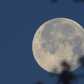 Cuenta atrás para la 'Superluna rosa', la mayor de este año