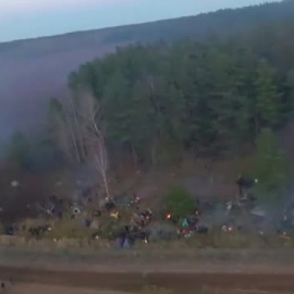 Refugiados bielorrusos pugnan por entrar en la UE, a través de la frontera polaca