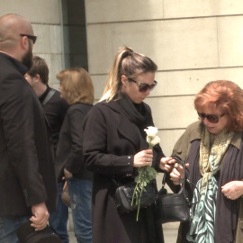 La cantante Gisela da el último adiós a su padre