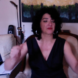 Piluka Aranguren versiona un tema de Mari Trini