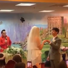 Los padres de Joe Jonas se enteraron de su boda por Internet