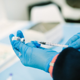 Salut ha obert la vacunació de les dosis de record a totes les persones de 60 a 69 anys