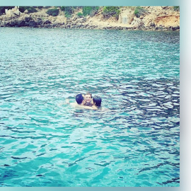 Risto Mejide añora bañarse en el mar con su familia al completo