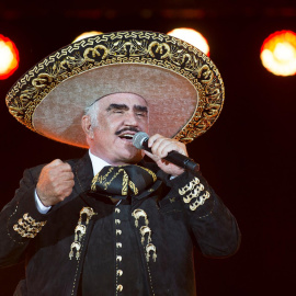 Fotografía de archivo del cantante mexicano Vicente Fernández durante un concierto, el 16 de abril de 2016