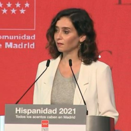 Ayuso dice que "en regiones de España no se permite estudiar en español" para justificar la oficina a medida de Toni Cantó