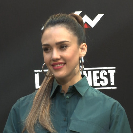 Jessica Alba, de turismo por Madrid mientras promociona su nueva serie