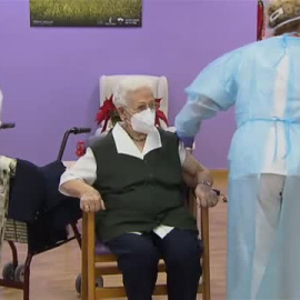 La vacunación contra la COVID-19 en España cumple un año