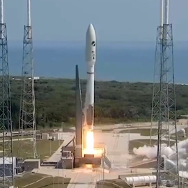 EEUU lanza al espacio el dron autónomo X-37B