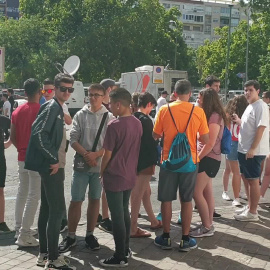 Miles de aficionados acuden al Bernabéu a la presentación de Hazard