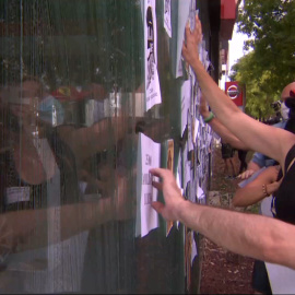 Varias personas se concentran contra el cierre de Nissan en Barcelona
