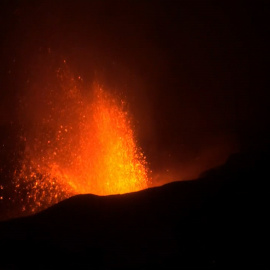 El volcán de La Palma arrasa ya 595 hectáreas