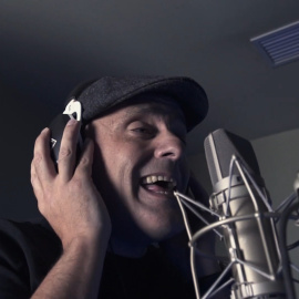 Javier Sólo estrena un videoclip para el tema Doctor Enfermo