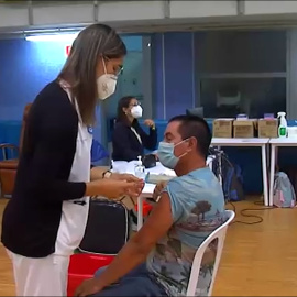 Estos son los últimos datos de Sanidad que muestran los claros beneficios de vacunarse contra la covid-19