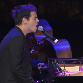 Jamie Cullum sorprende a sus seguidores en el Auditorio Starlite