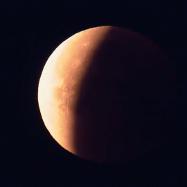 El eclipse de luna parcial será visible este martes desde España