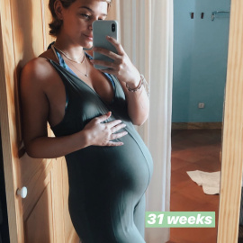Laura Escanes celebra sus 31 semanas de embarazo en Menorca 