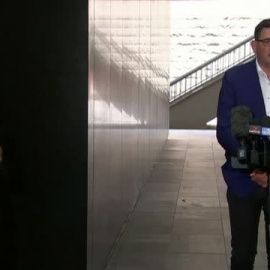 Nuevo revés para Djokovic: el gobierno australiano estudia expulsarlo del país