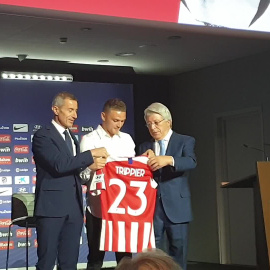 El Atlético de Madrid presenta a Kieran Trippier