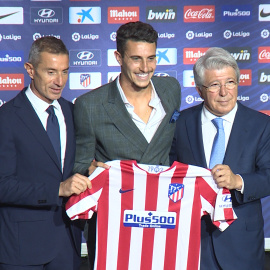 El Atlético de Madrid presenta a Mario Hermoso