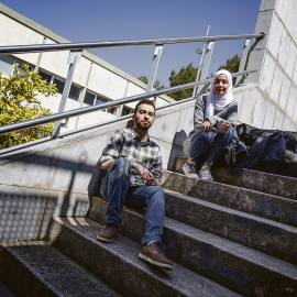 LOUAI, refugiat Sirià estudiant de la UAB, I KHAOULA - foto: Montse Giralt