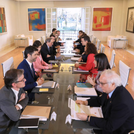 Vista general de la primera reunió de la taula de diàleg entre el govern espanyol i els representants del Govern i el Parlament de Catalunya al Palau de la Moncloa el 26 de febrer del 2020. (Horitzontal)