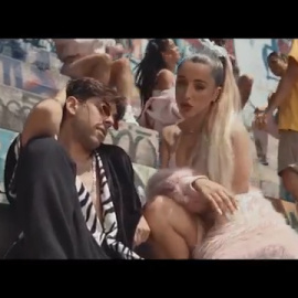 Lola Indigo y Don Patricio estrenan 'Lola Bunny'