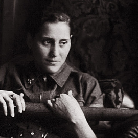 Fotografía: milicianas y milicianos antes de partir al frente.- Centro Documental de la Memoria Histórica/CG FOTOGRAFIAS C1301 S10 054A © MCD