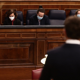 (I-D) El presidente del Gobierno, Pedro Sánchez; la vicepresidenta primera del Gobierno, Carmen Calvo; el secretario general de Podemos y vicepresidente segundo del Gobierno, Pablo Iglesias; y la vicepresidenta de Asuntos Económicos, Nadia 