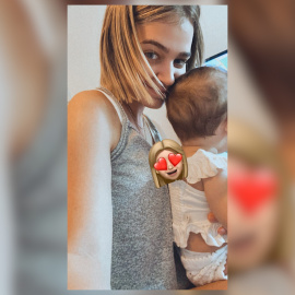 Laura Escanes publica una historia junto a su hija Roma