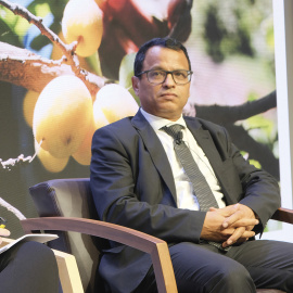 Ali Rhouma durante su participación en el ciclo Med Dialogues-2030 coorganizado por el IEMed, Club de Roma y Fundació "la Caixa", en Barcelona.- JORDI BELTRÁN