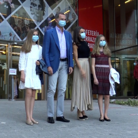 La Familia Real acude a un espectáculo flamenco para celebrar el aniversario del Rey