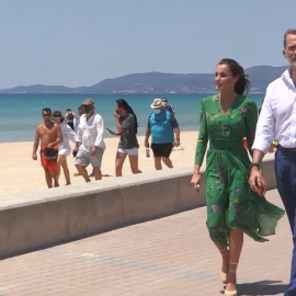 Los Reyes recorren Playa de Palma en su visita a la capital balear