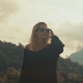 Ana Fernádez sorprende a sus seguidores con un single y videoclip