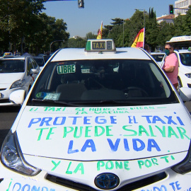 Una 'marea' de taxistas inunda el Paseo del Prado