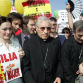 La Iglesia contra el matrimonio igualitario: 15 años luchando para acabar con los derechos LGTBI