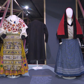 El Museo del Traje alberga 'Iconos de indumentaria tradicional'