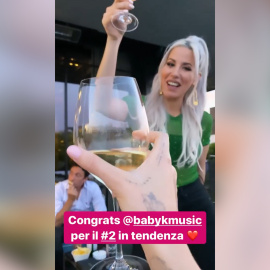 Chiara Ferragni disfruta de un aperitivo italiano junto a Baby K