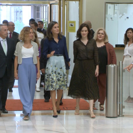 La Reina Letizia apuesta por su look más internacional