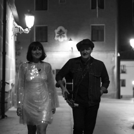 Amaral llena de color el callejón más oscuro de Madrid