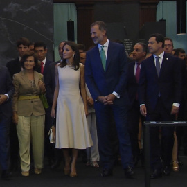 Los Reyes inauguran la exposición 'El viaje más largo'