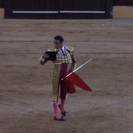 Enrique Ponce triunfa en la plaza de toros de Osuna sin la presencia de Ana Soria