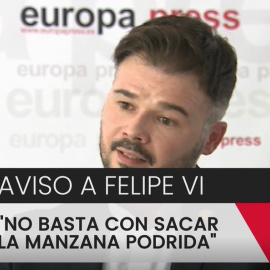 Rufián reta al rey emérito a ir al juzgado y avisa a Felipe VI de que no basta con sacar "la manzana podrida del cesto"