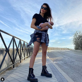 Pilar Rubio comparte su fotografía más 'rockera' junto a su hijo Máximo Adriano
