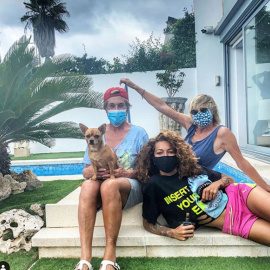 Sofía Cristo disfruta junto a Chelo García Cortés y Marta Roca: "Os quiero 'titas'"