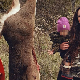 Lleva a su hija de dos años de caza y desata la polémica en redes