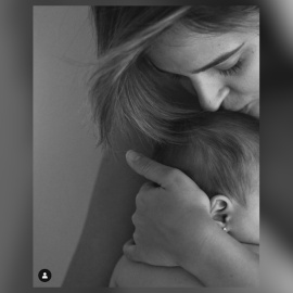 Laura felicita a Roma sus 11 meses