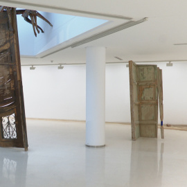 Jorge Peris recoge la 'cotidianidad' de Bucarest y el Palmar en la sala 6 del IVAM