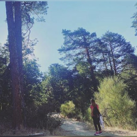 Toñi Moreno disfruta de una excursión por la naturaleza