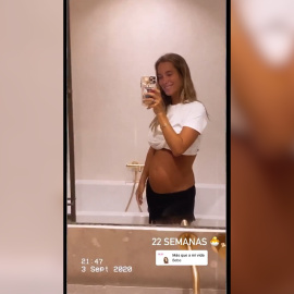 María Pombo luce su embarazo de 22 semanas